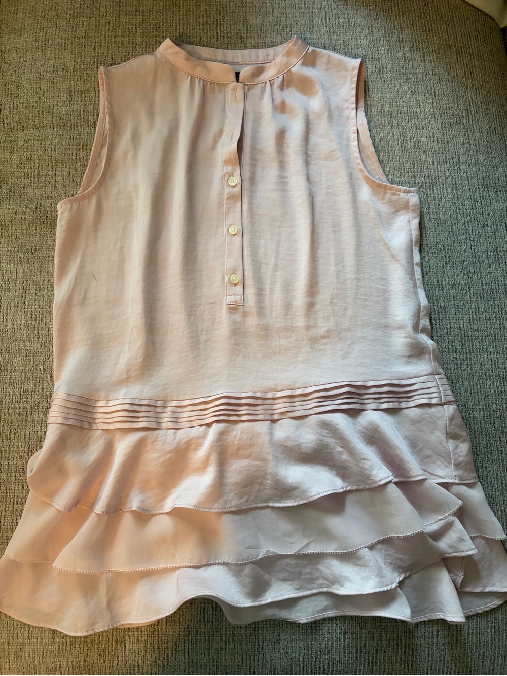 Banana Republic Pale Pink Pleated Button-Front Petite Top